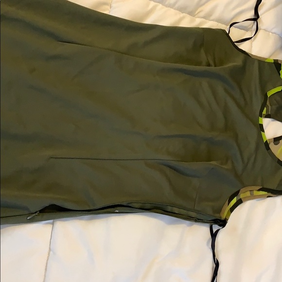 Dress - Picture 3 of 4